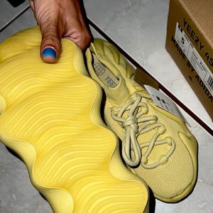 Yeezy 450 sulfur brand new Deadstock never worn still has tags